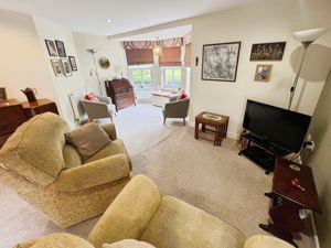 Lounge- click for photo gallery